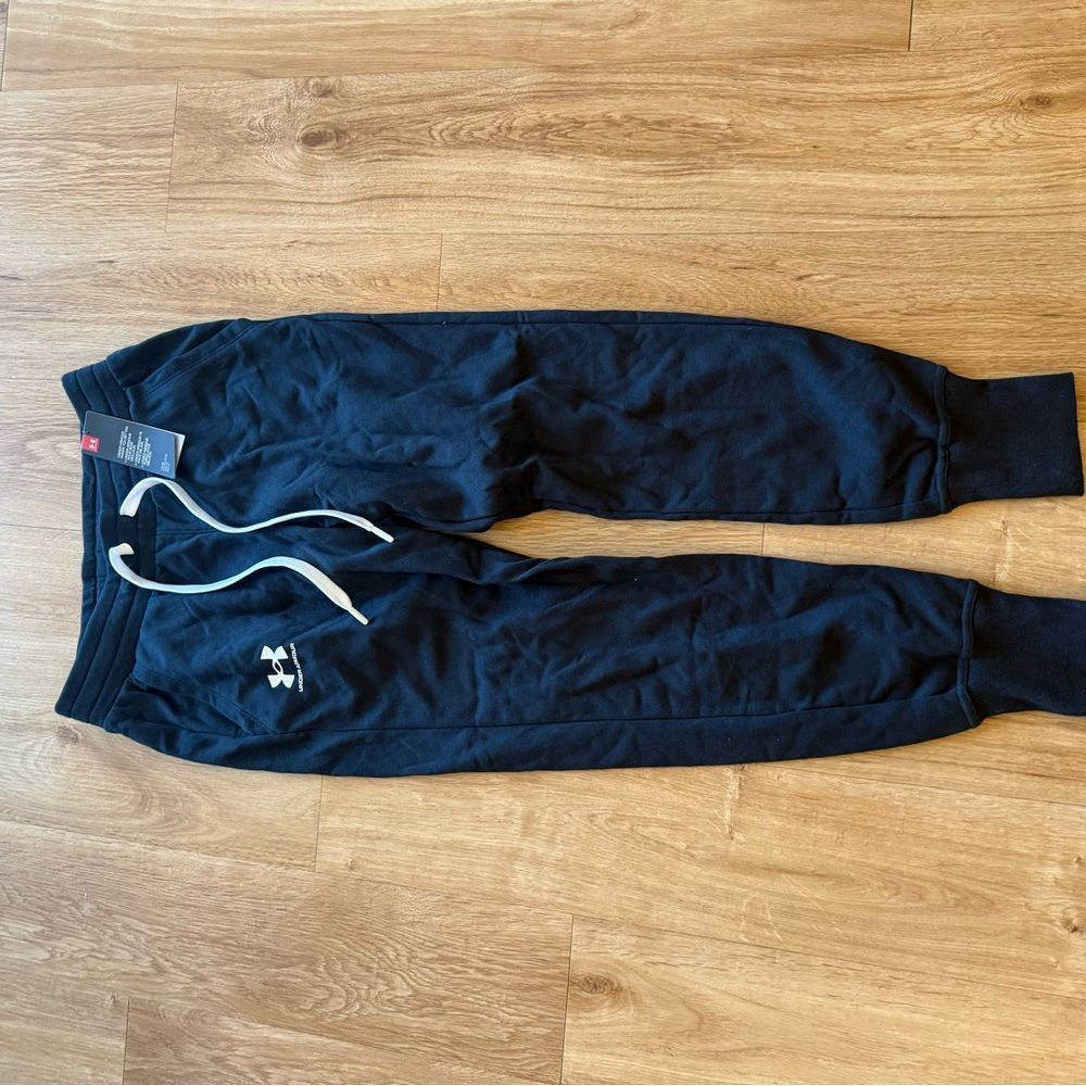 NWT Under Armour Women’s Black Skinny Joggers / Sweat Pants